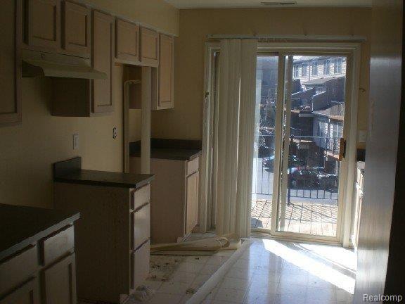 4243 Schaefer Road Dearborn, MI 48126 - Photo 6 of 6 kitch2-mfsopt