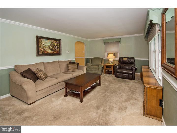 601 Stewart Road Hatboro, PA 19040 - Photo 6 of 22 Living Room