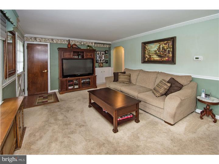 601 Stewart Road Hatboro, PA 19040 - Photo 7 of 22 Living Room