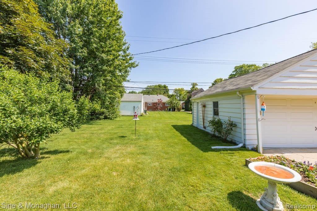 1154 Hampton Road Grosse Pointe Woods, MI 48236 - Photo 22 of 24