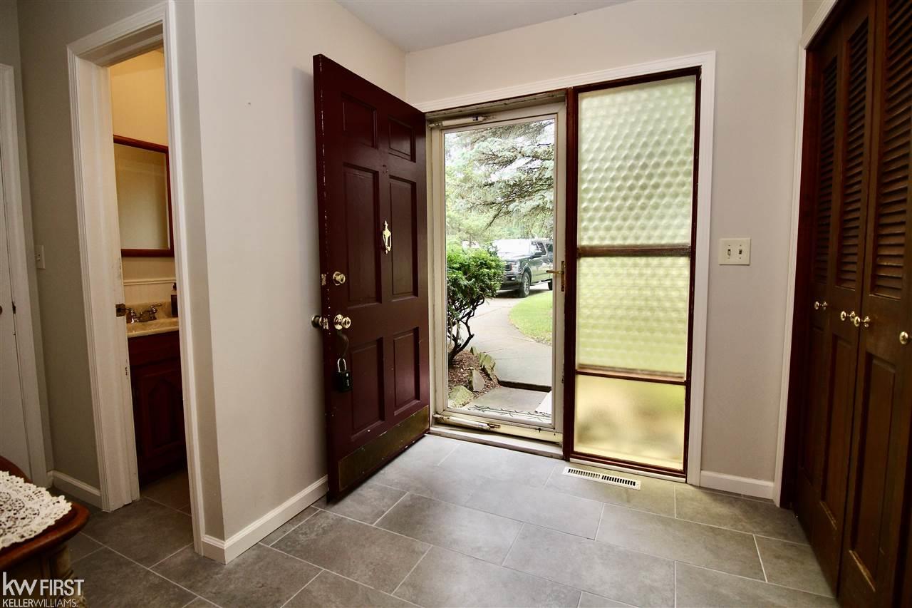 1102 Ransom Drive Flint, MI 48507 - Photo 2 of 31