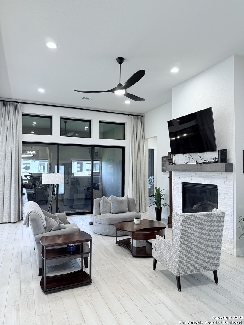 1701 Field Brook Seguin, TX 78155 - Photo 3 of 12