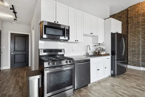 $2,700 | 1572 North Milwaukee Avenue, Unit F, Chicago, IL 60622
