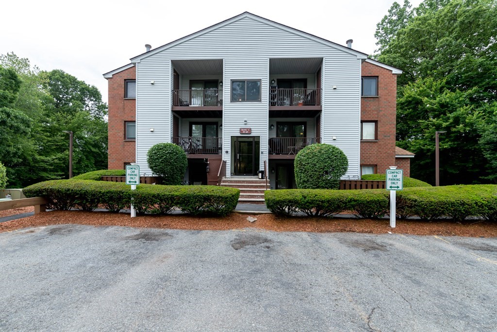 189 Littleton Road, Unit 56 Chelmsford, MA 01824 - Photo 3 of 17 Gallery Image 3