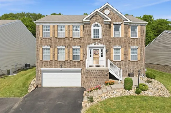 $465,000 | 302 Summit Circle, Houston, PA 15342
