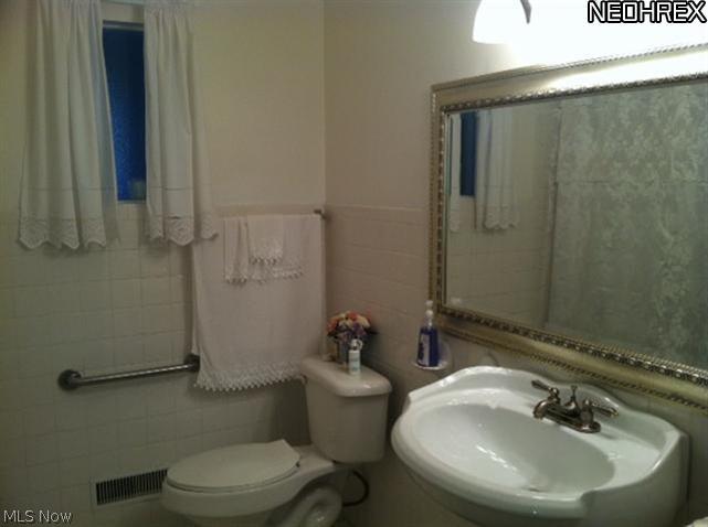 10605 Snow Road Parma Heights, OH 44130 - Photo 7 of 18