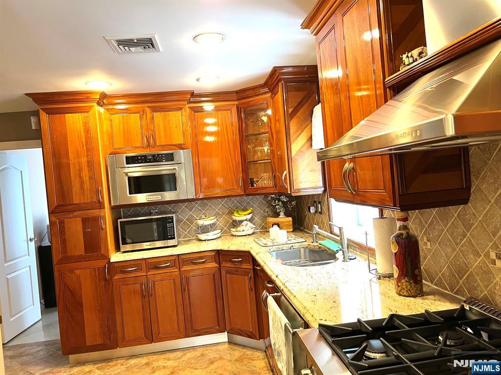 256 Teaneck Road Ridgefield Park, NJ 07660 - Photo 17 of 33