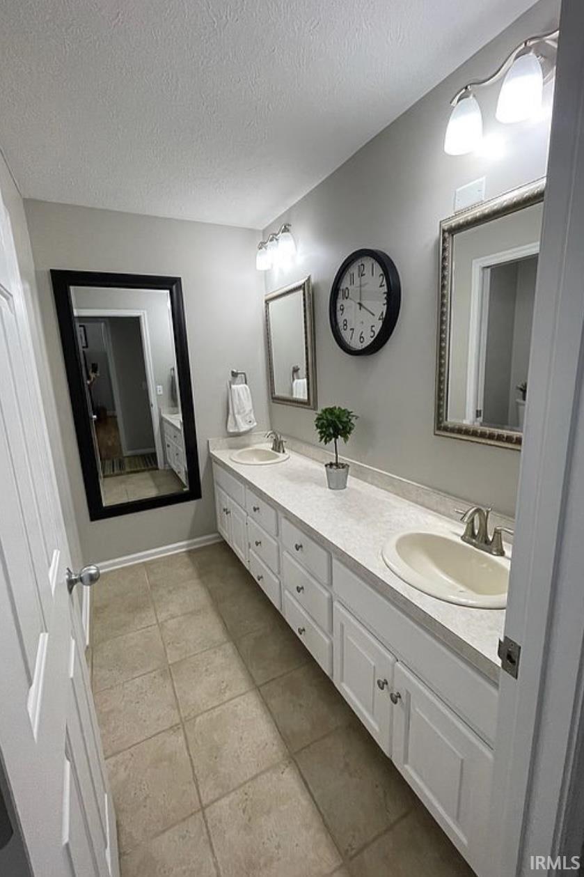 984 South Prairiewood Drive Rochester, IN 46975 - Photo 20 of 30