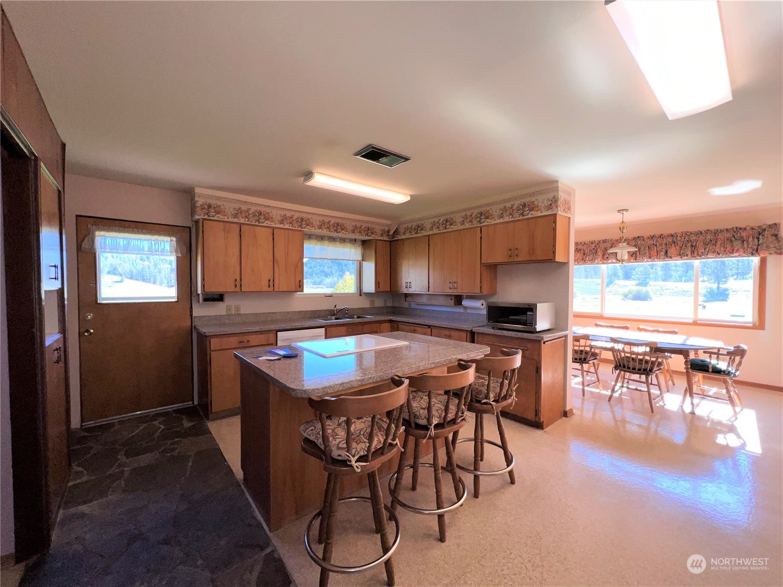 15966 S Highway Republic, WA 99166 - Photo 5 of 40 Gallery Image 5