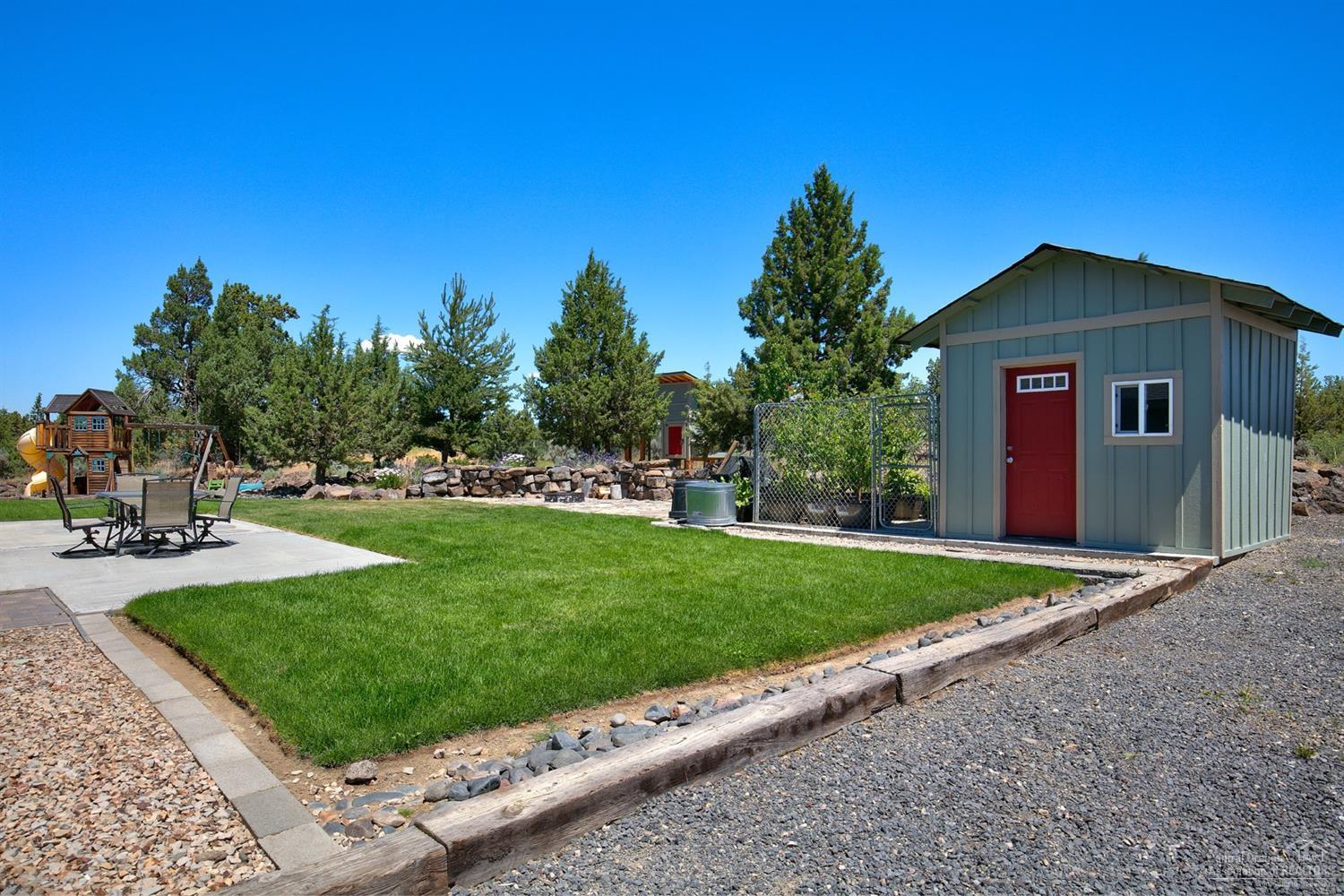 1516 Southwest Bent Loop Powell Butte, OR 97753 - Photo 10 of 23 Additional Photo
