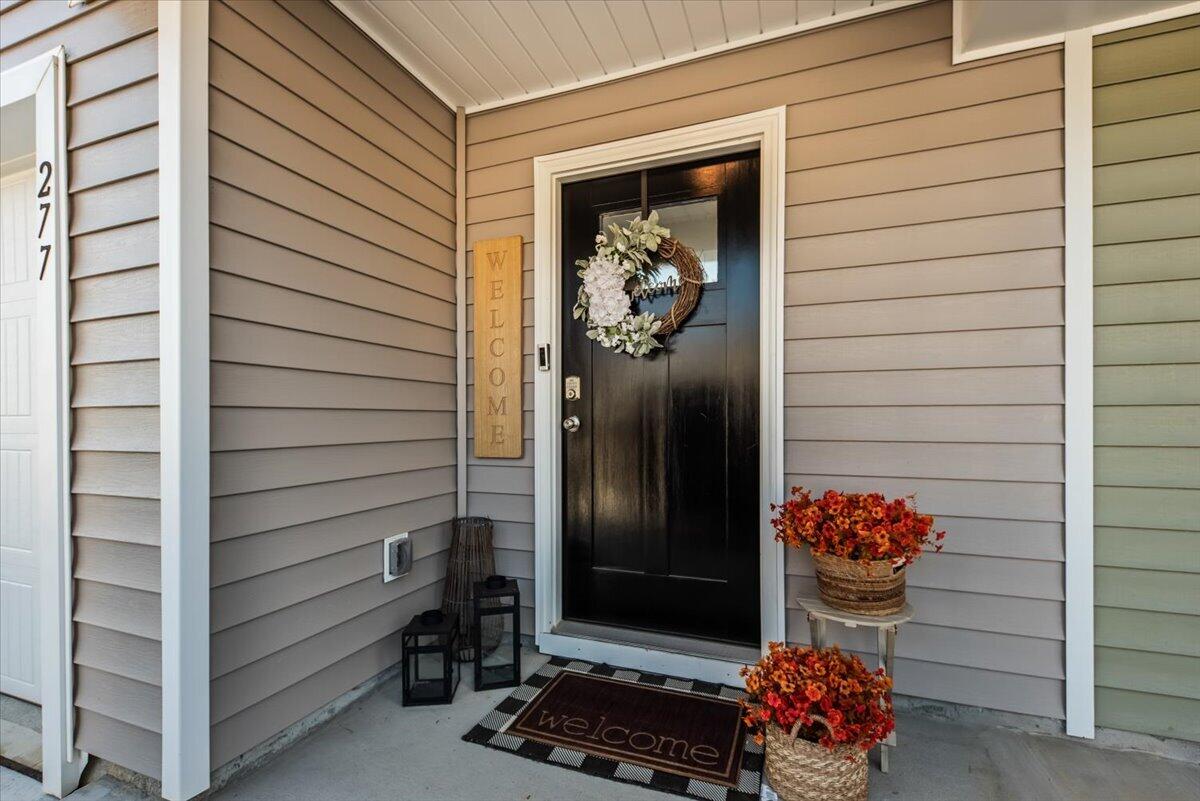 277 Ivory Shadow Road Summerville, SC 29486 - Photo 2 of 40 02-DKM5872
