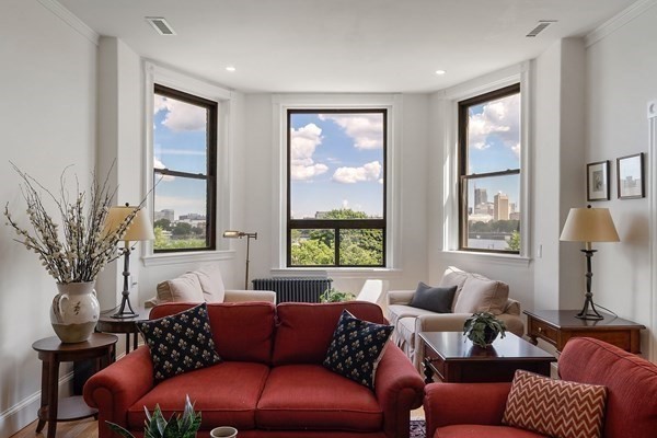 31 Bay State Road, Unit 4 Boston, MA 02215 - Photo 5 of 42 Gallery Image 5