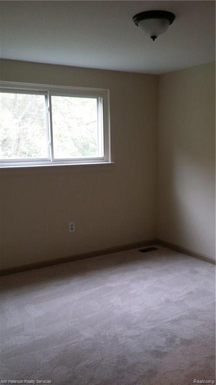 661 Ten Point Drive Rochester Hills, MI 48309 - Photo 38 of 43