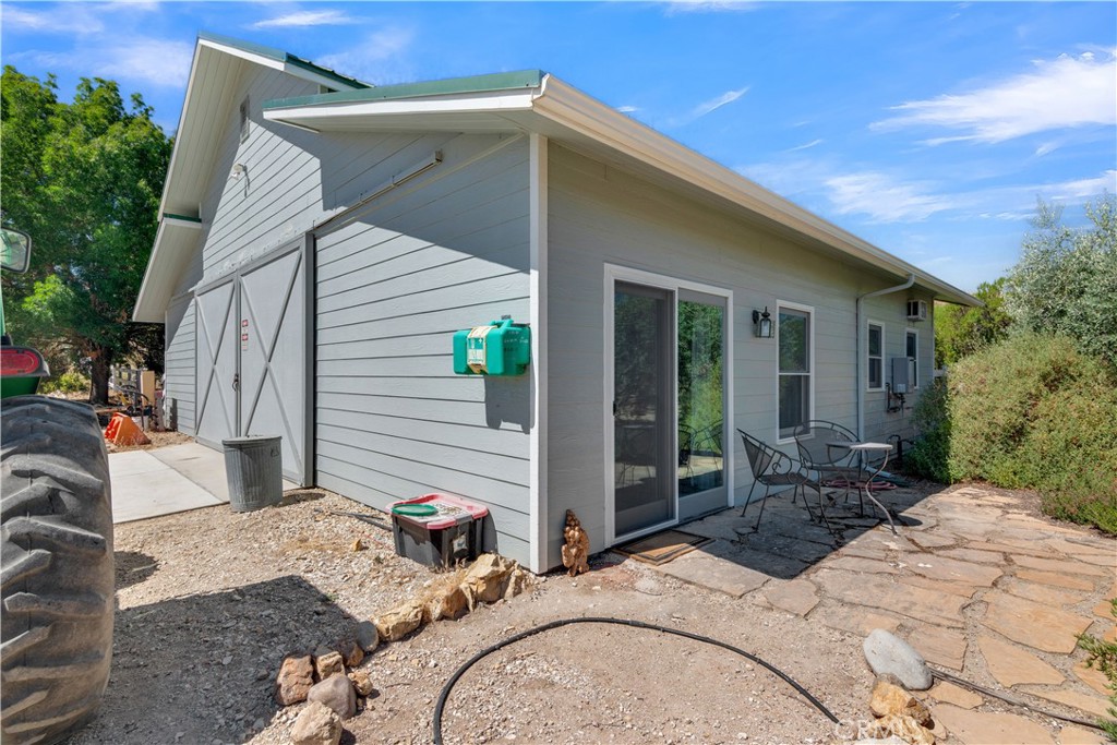 71182 Heinsen Road Bradley, CA 93426 - Photo 42 of 62 Exterior of Barn Guest Room