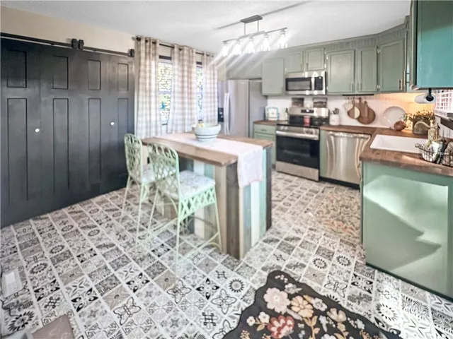 $249,500 | 19617 Lakeview Avenue, Warsaw, MO 65355