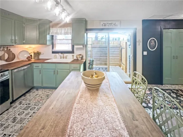 $249,500 | 19617 Lakeview Avenue, Warsaw, MO 65355