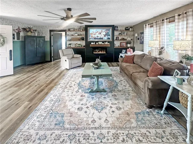 $249,500 | 19617 Lakeview Avenue, Warsaw, MO 65355