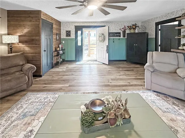 $249,500 | 19617 Lakeview Avenue, Warsaw, MO 65355