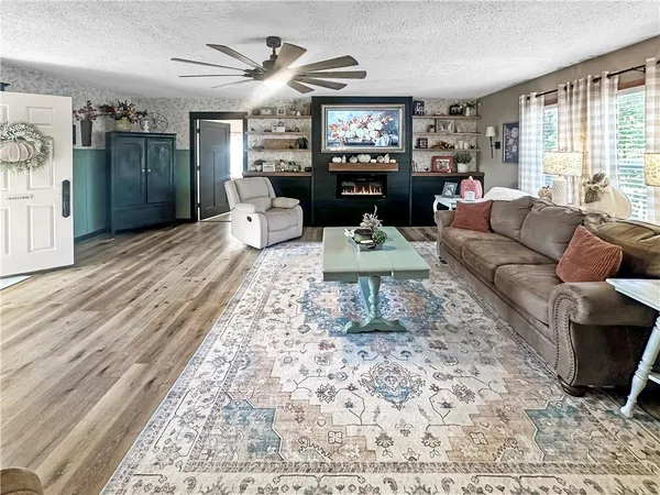 $239,000 | 19617 Lakeview Avenue, Warsaw, MO 65355