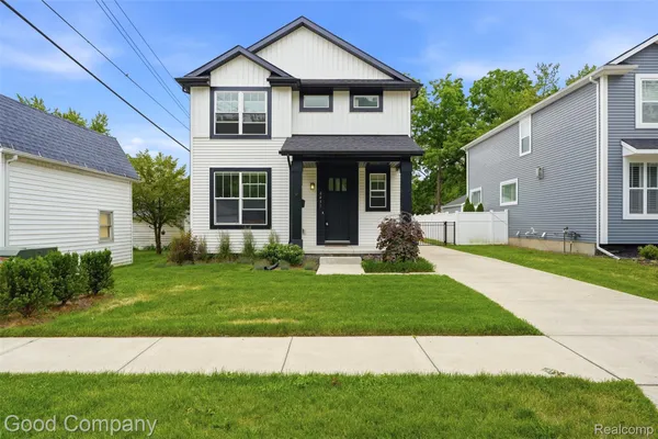 $525,000 | 8431 Kenberton Drive, Oak Park, MI 48237