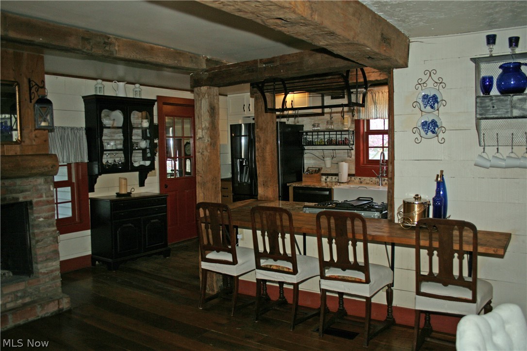 7915 Avon Belden Road North Ridgeville, OH 44039 - Photo 17 of 35 Breakfast bar and view of kitchen from dining area