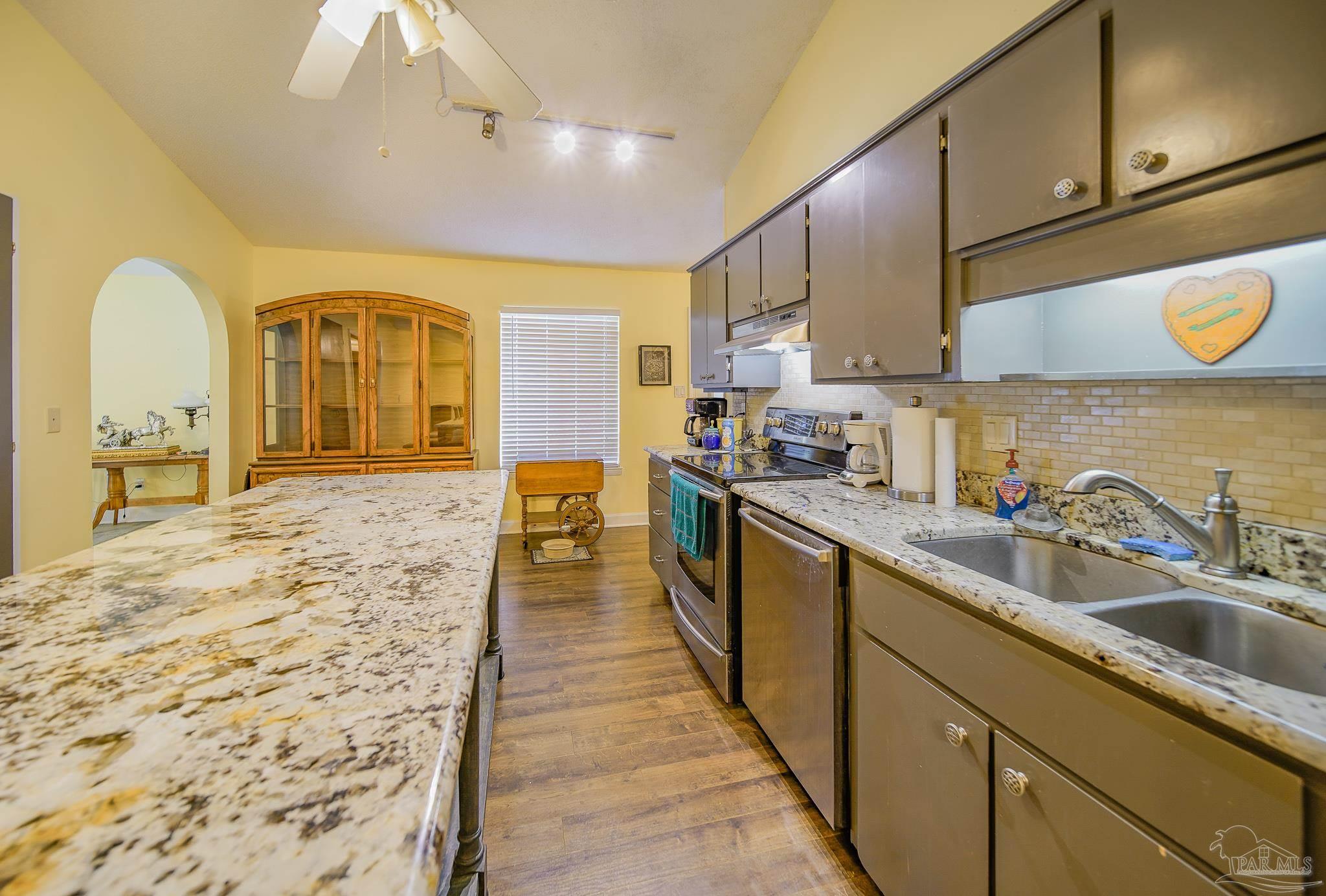 955 East Kingsfield Road Cantonment, FL 32533 - Photo 13 of 50 Gallery Image 13