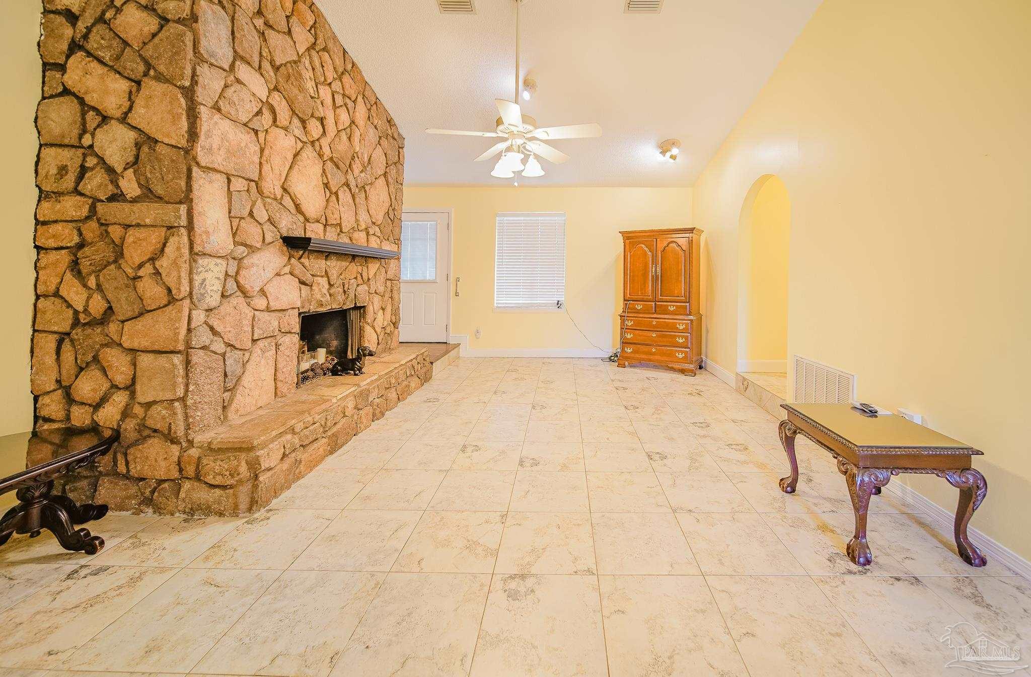 955 East Kingsfield Road Cantonment, FL 32533 - Photo 5 of 50 Gallery Image 5