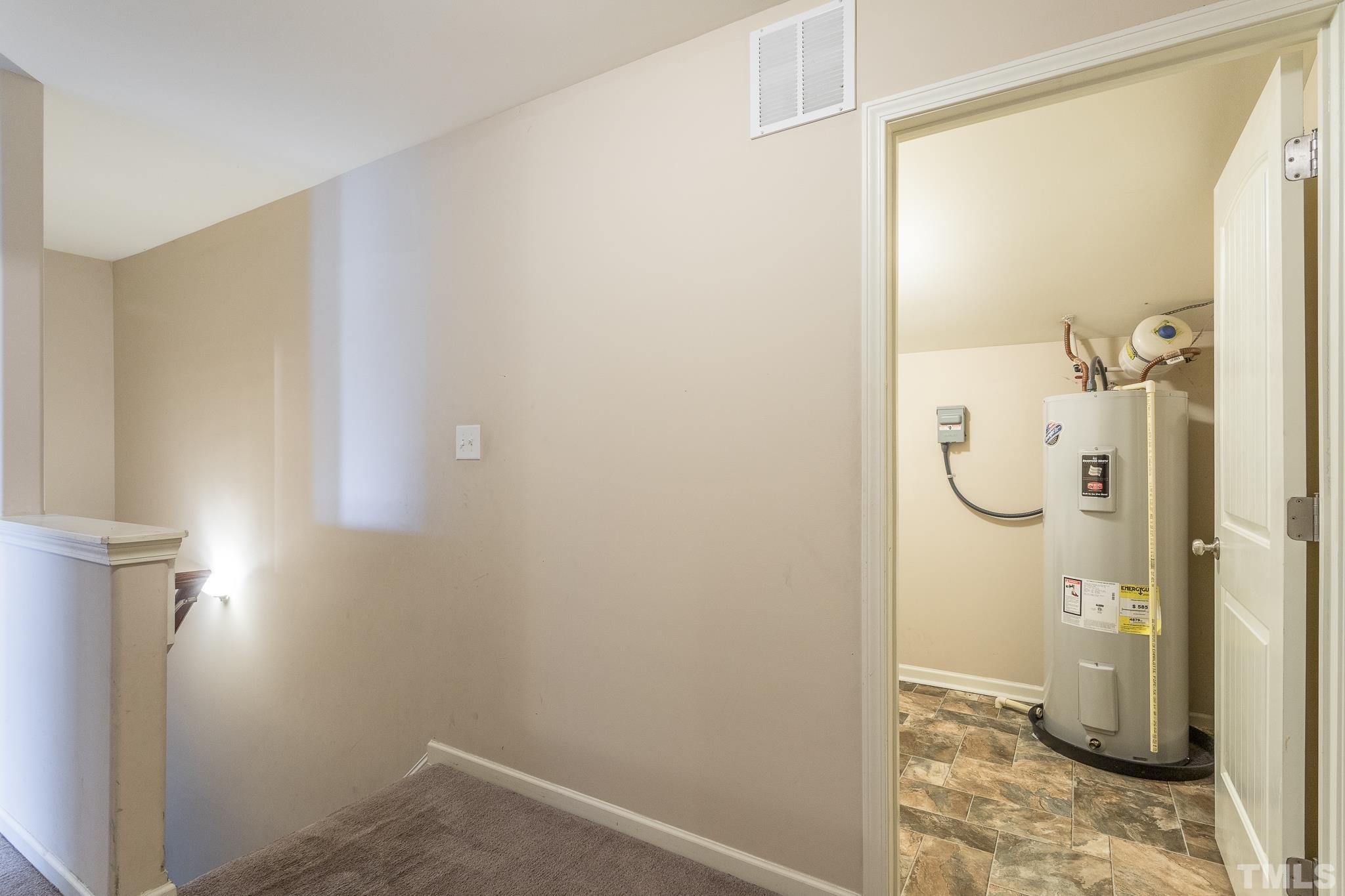 6420 Hatchies Drive Raleigh, NC 27610 - Photo 23 of 34