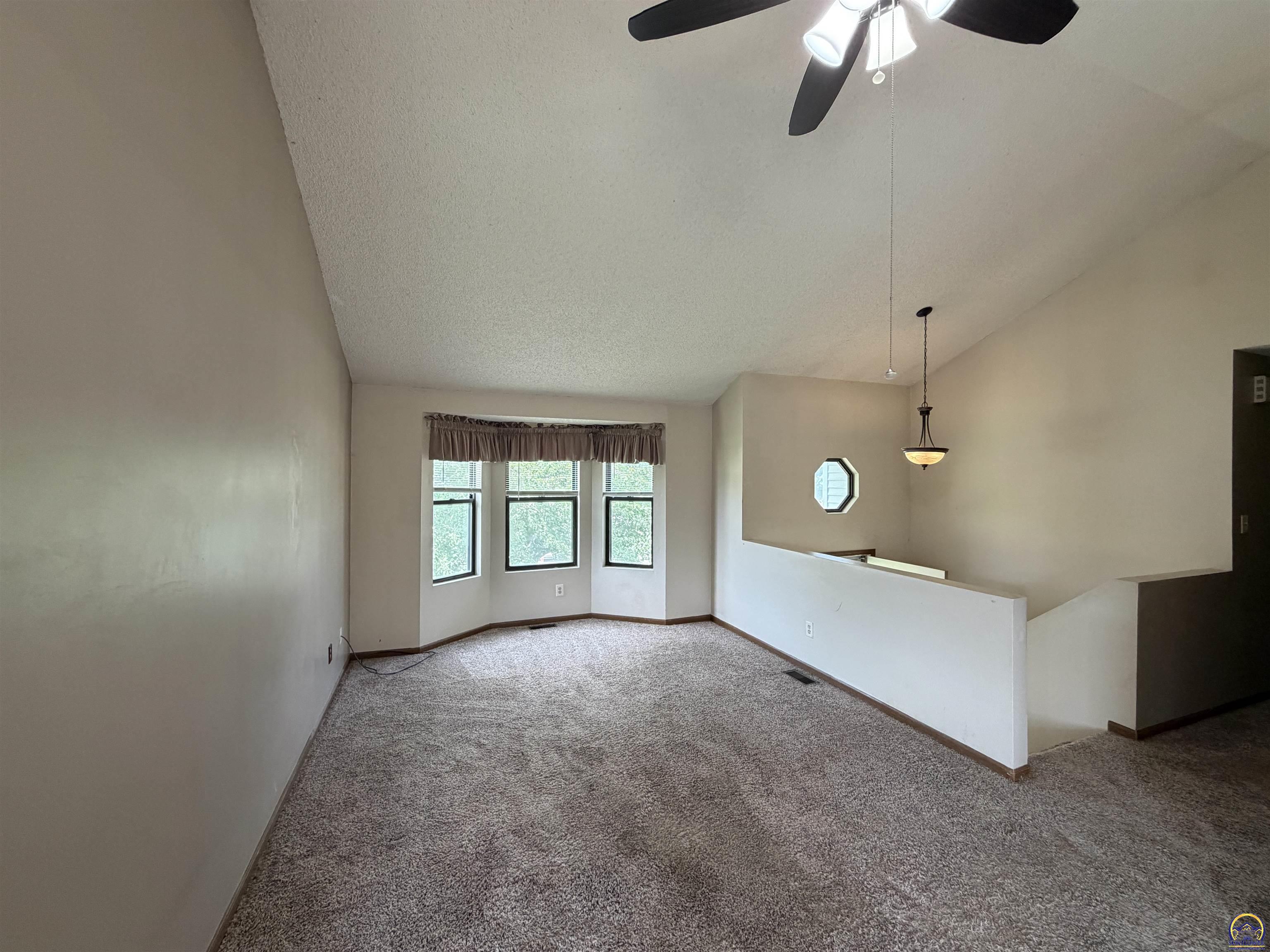 2514 Southwest Maxfield Road Topeka, KS 66614 - Photo 7 of 37