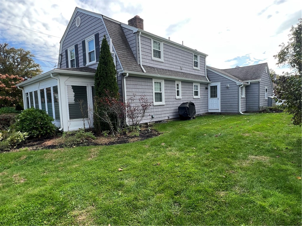 5 Anawan Road Pawtucket, RI 02861 - Photo 5 of 31