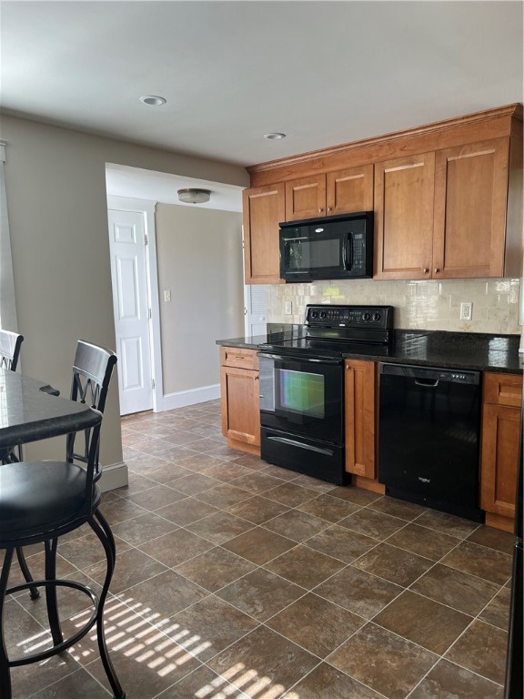 5 Anawan Road Pawtucket, RI 02861 - Photo 6 of 31