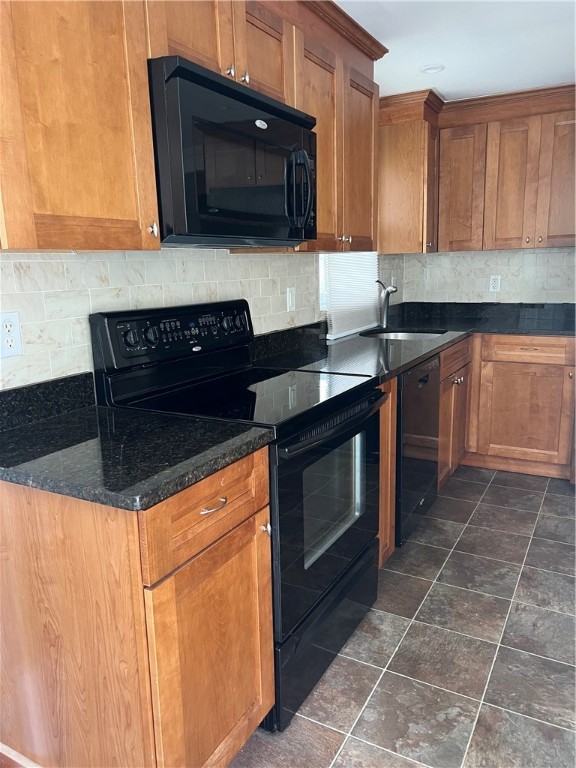 5 Anawan Road Pawtucket, RI 02861 - Photo 10 of 31