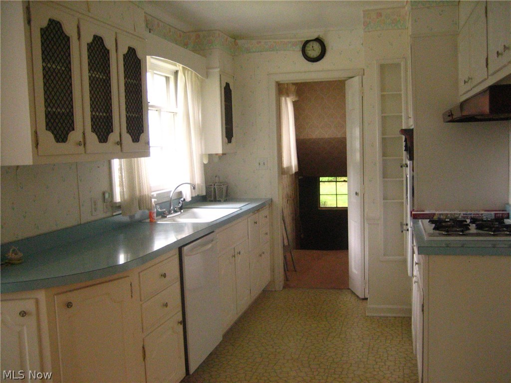 5718 Elmhurst Road North Olmsted, OH 44070 - Photo 2 of 19