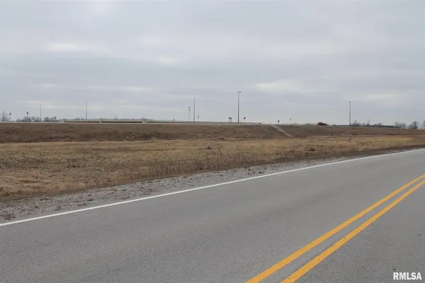 $430,000 | 4 North Frontage Road, Carterville, IL 62918