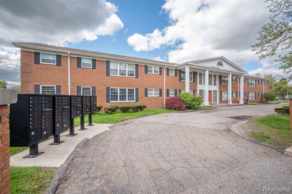 25301 Five Mile Road, Unit 227 Redford, MI 48239 - Photo 2 of 8