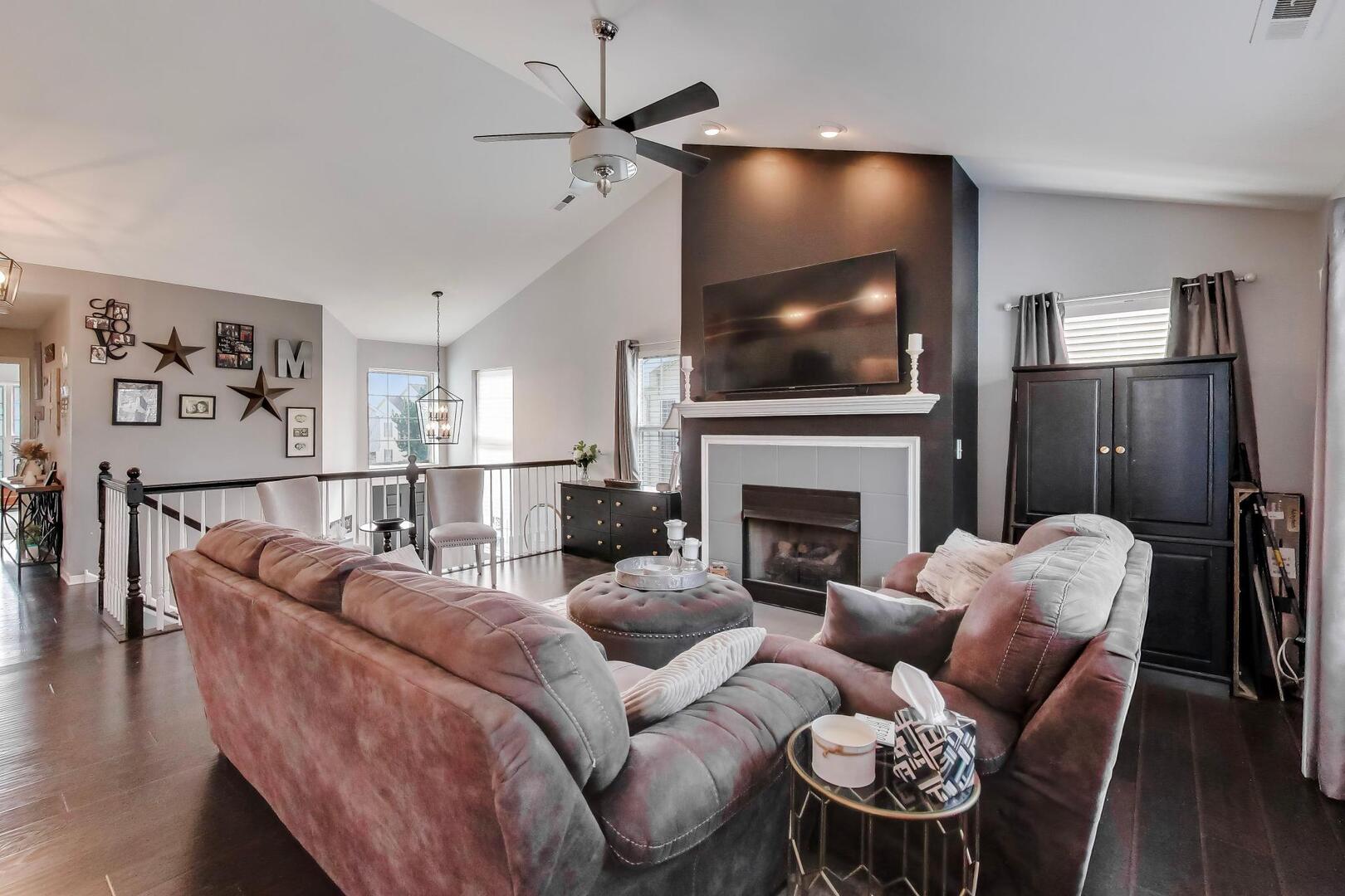 2325 Georgetown Circle Aurora, IL 60503 - Photo 6 of 40