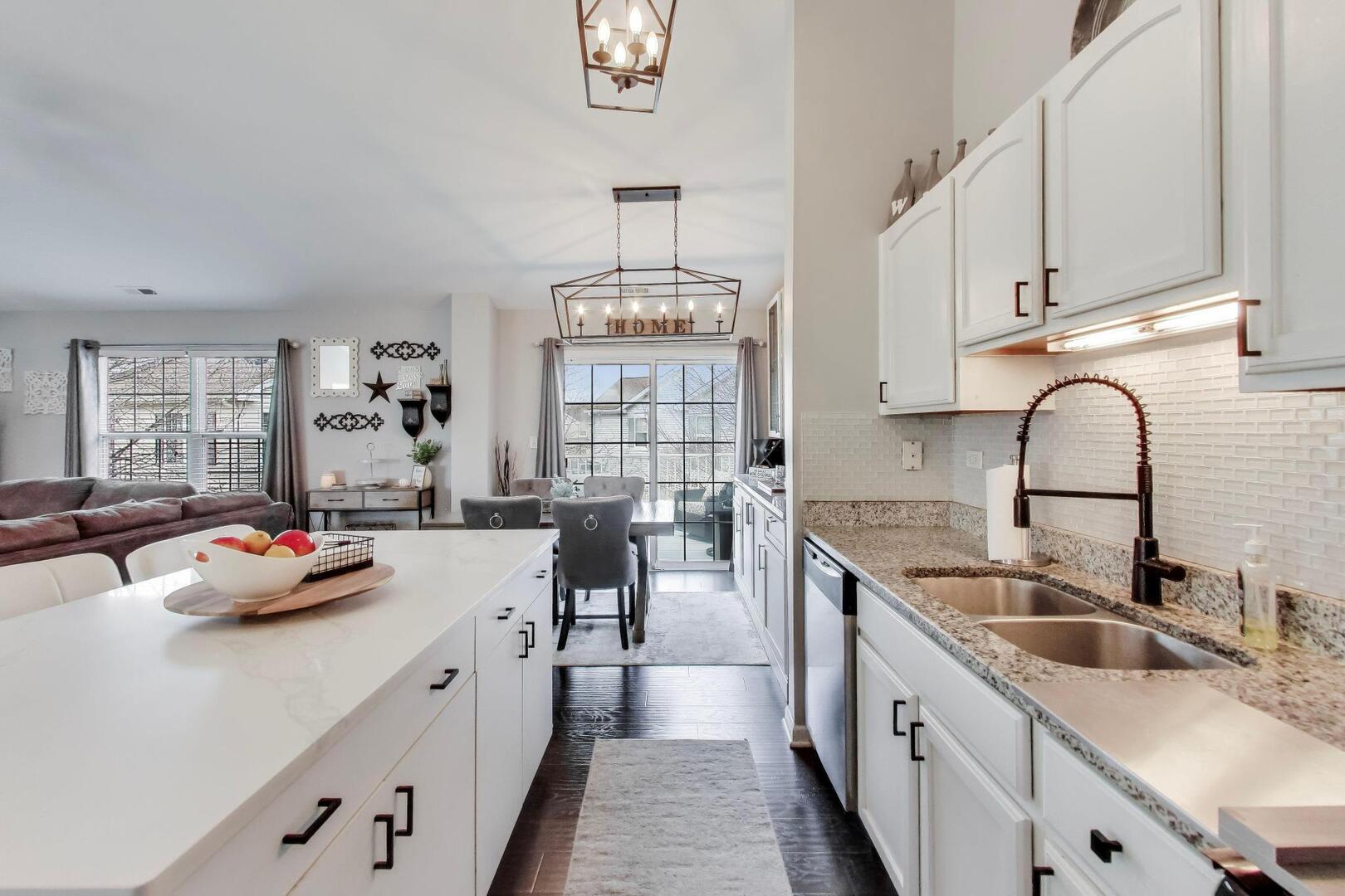 2325 Georgetown Circle Aurora, IL 60503 - Photo 8 of 40