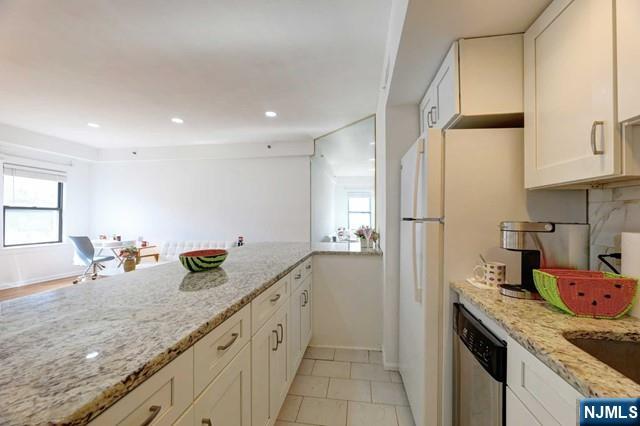 22 Engle Street, Unit R17 Englewood, NJ 07631 - Photo 25 of 36