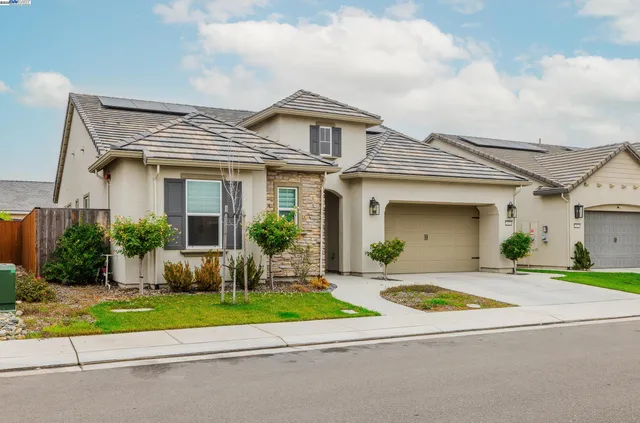 a view of house with outdoor space and porch view