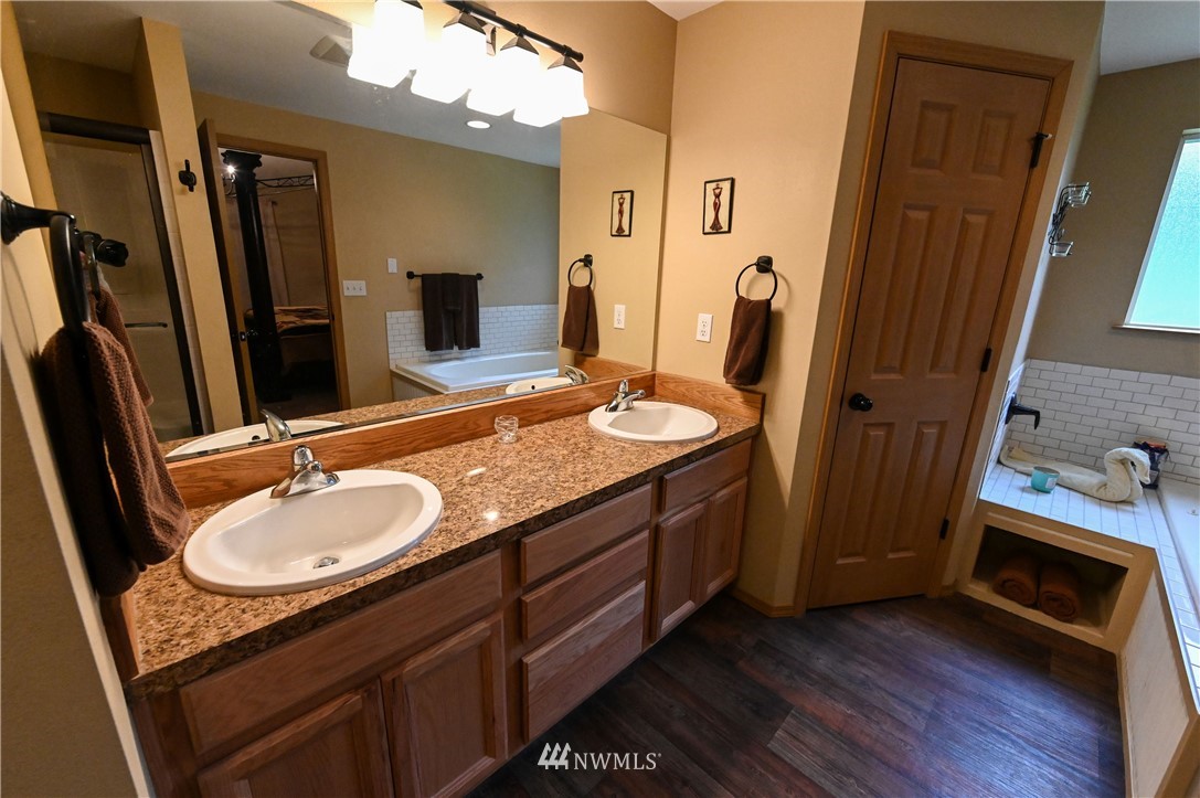 6430 Southeast King Road Port Orchard, WA 98367 - Photo 13 of 25 Gallery Image 13