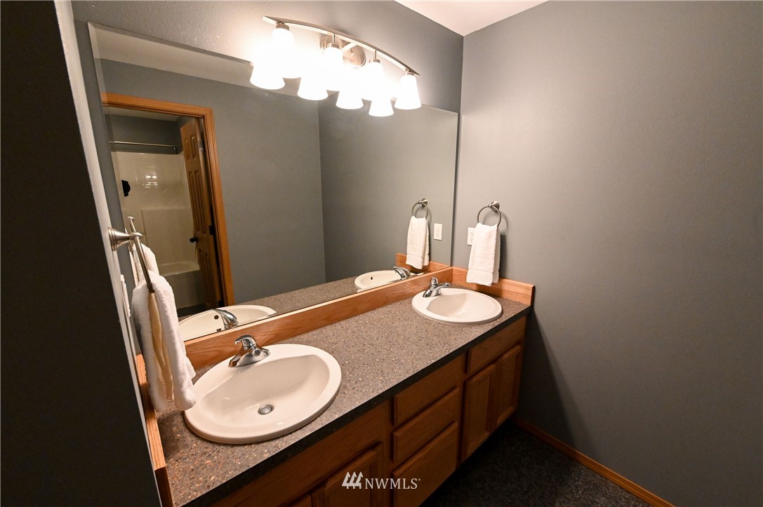 6430 Southeast King Road Port Orchard, WA 98367 - Photo 16 of 25 Gallery Image 16