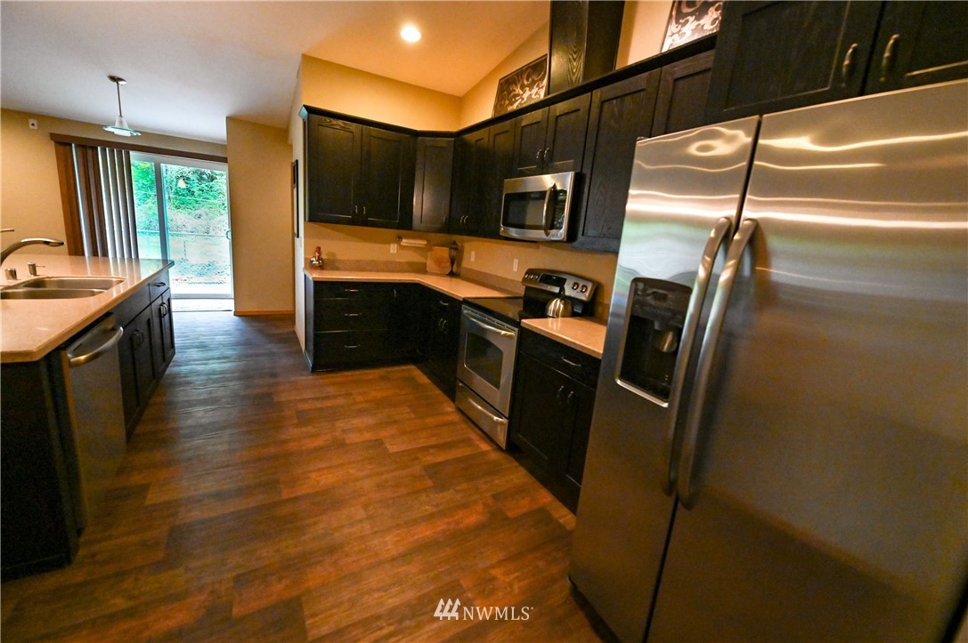 6430 Southeast King Road Port Orchard, WA 98367 - Photo 3 of 25 Gallery Image 3