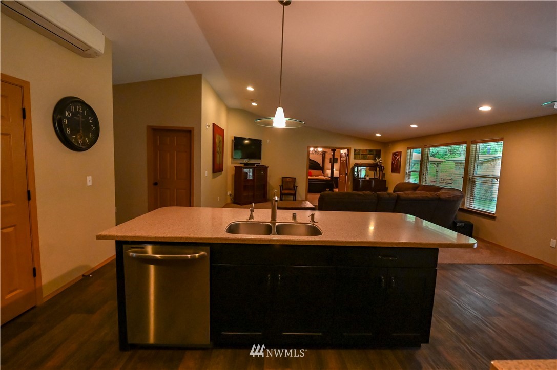 6430 Southeast King Road Port Orchard, WA 98367 - Photo 4 of 25 Gallery Image 4