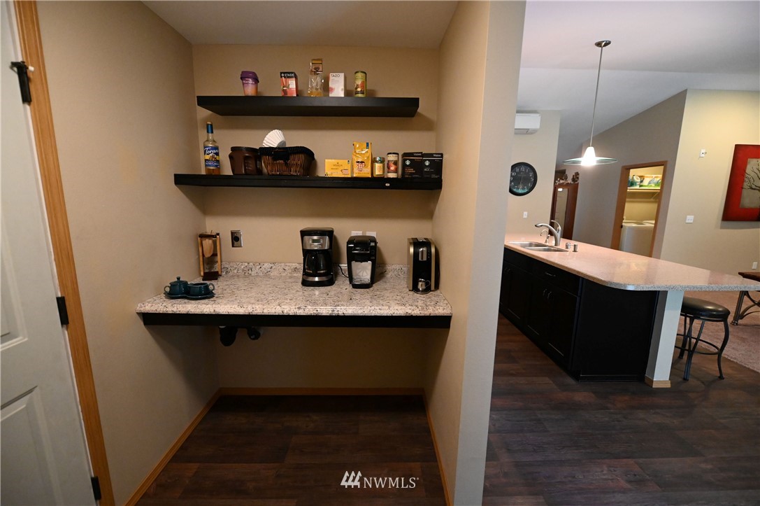 6430 Southeast King Road Port Orchard, WA 98367 - Photo 8 of 25 Gallery Image 8