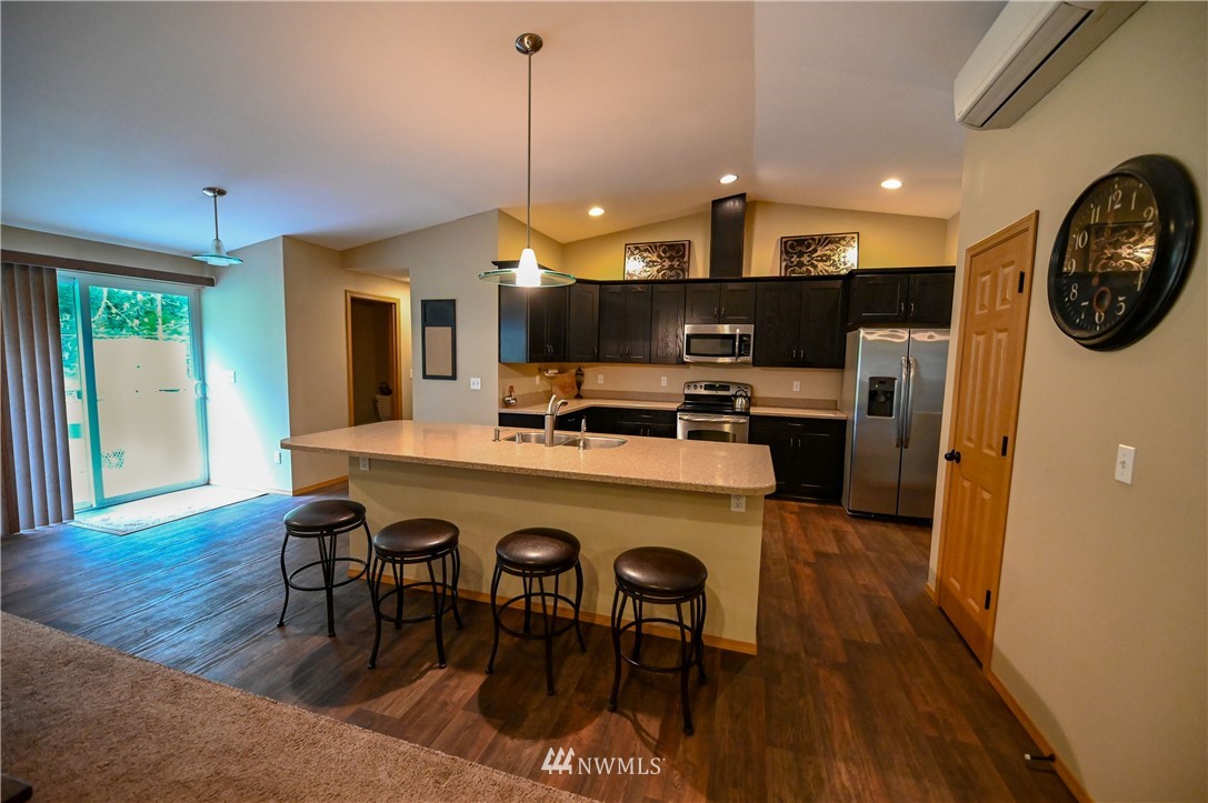 6430 Southeast King Road Port Orchard, WA 98367 - Photo 9 of 25 Gallery Image 9