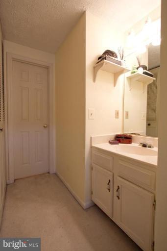 1635 Fieldthorn Drive Reston, VA 20194 - Photo 11 of 20 Unique #1
