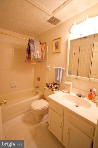 1635 Fieldthorn Drive Reston, VA 20194 - Photo 12 of 20 Bath #1