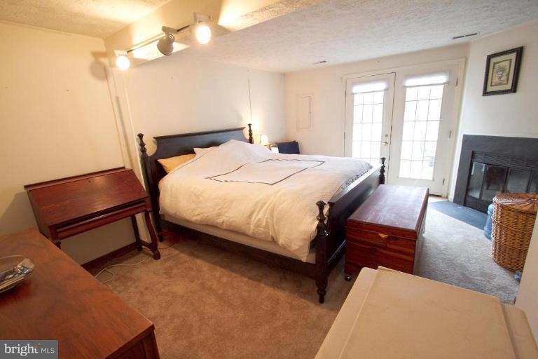 1635 Fieldthorn Drive Reston, VA 20194 - Photo 14 of 20 Recreation Room