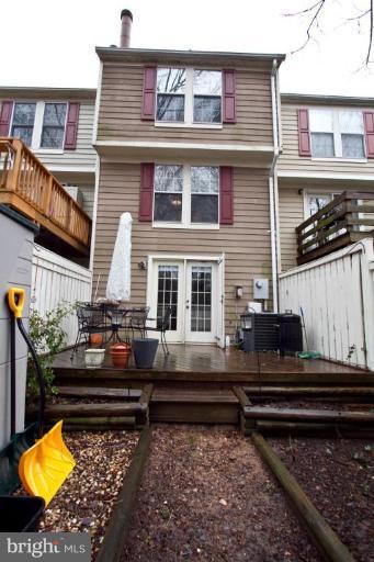 1635 Fieldthorn Drive Reston, VA 20194 - Photo 16 of 20 Exterior (Rear)