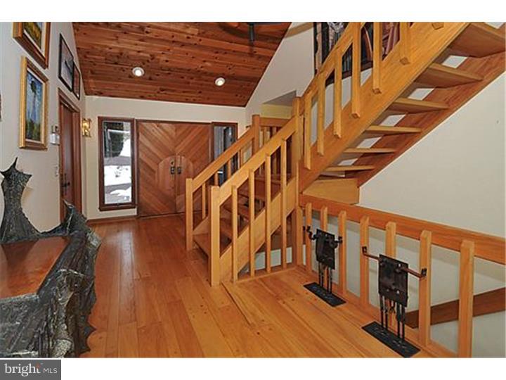 611 Harts Ridge Road Conshohocken, PA 19428 - Photo 3 of 25 Foyer